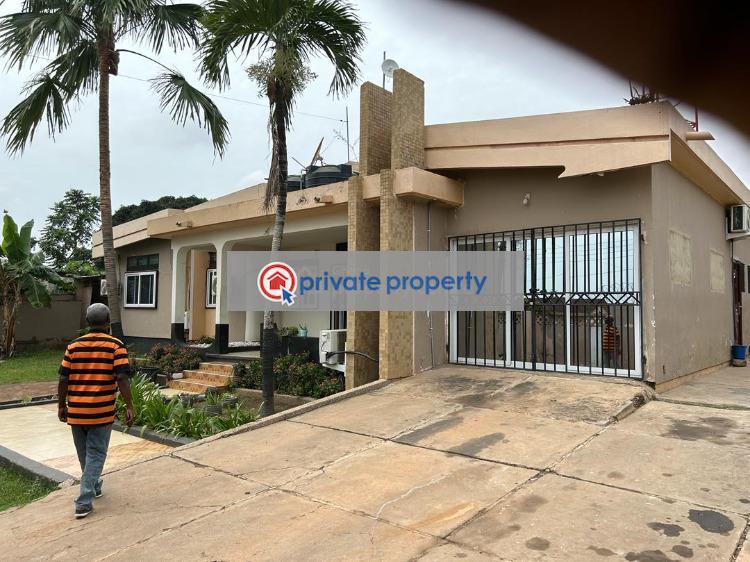 6 bedroom Detached Bungalow For Sale &nbsp;achimota Cfc Estate Accra Metropolitan  - 1