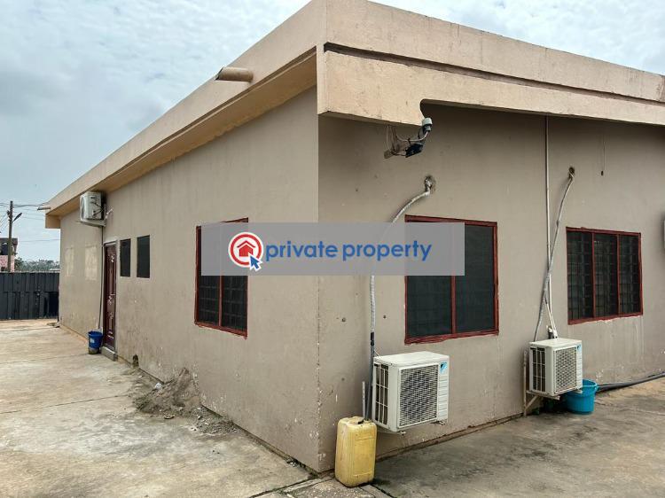 6 bedroom Detached Bungalow For Sale &nbsp;achimota Cfc Estate Accra Metropolitan  - 5