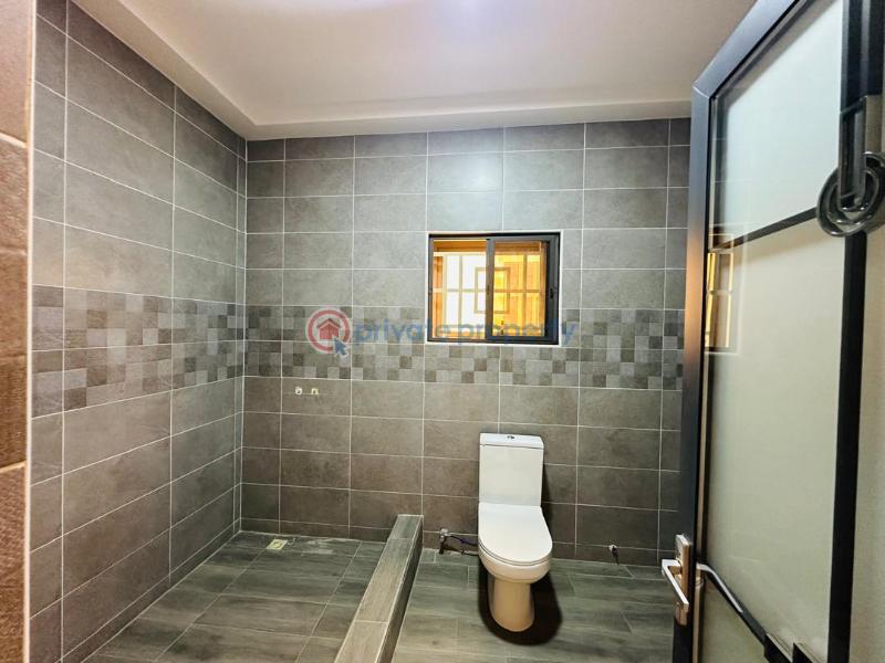 4 bedroom Detached Duplex For Sale North Legon Antis- Agbogba Ga East Municipal Accra - 10