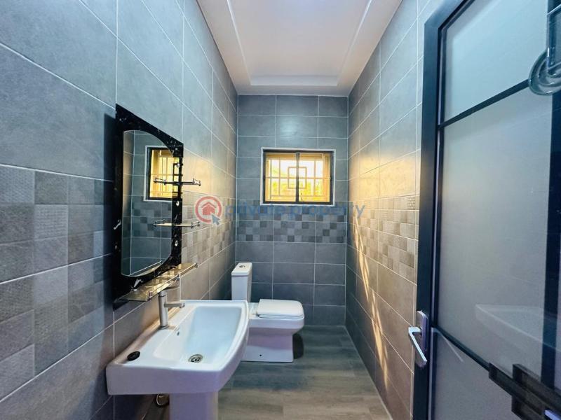 4 bedroom Detached Duplex For Sale North Legon Antis- Agbogba Ga East Municipal Accra - 4