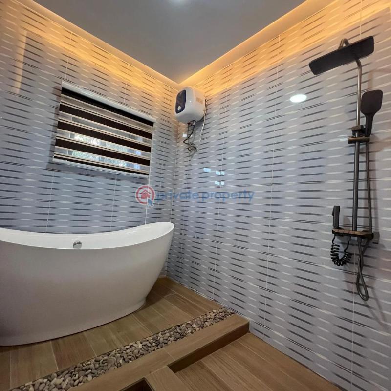 4 bedroom House For Sale Opposite The Police Station North Legon Accra - 15