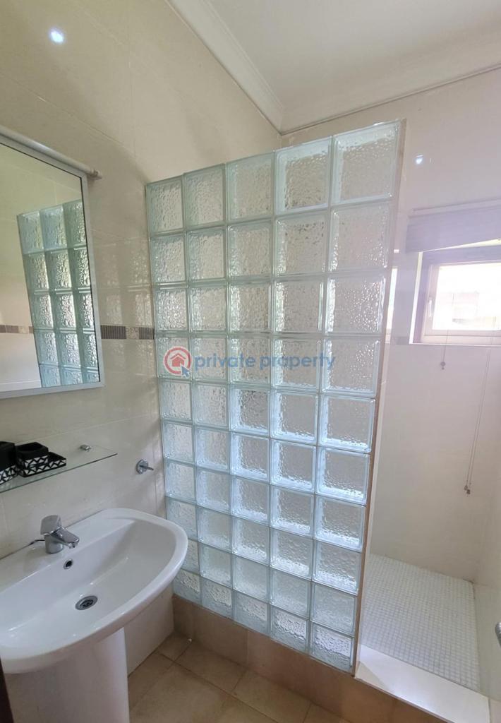 3 bedroom Apartment For Rent Nyaniba Estate Osu Accra - 4