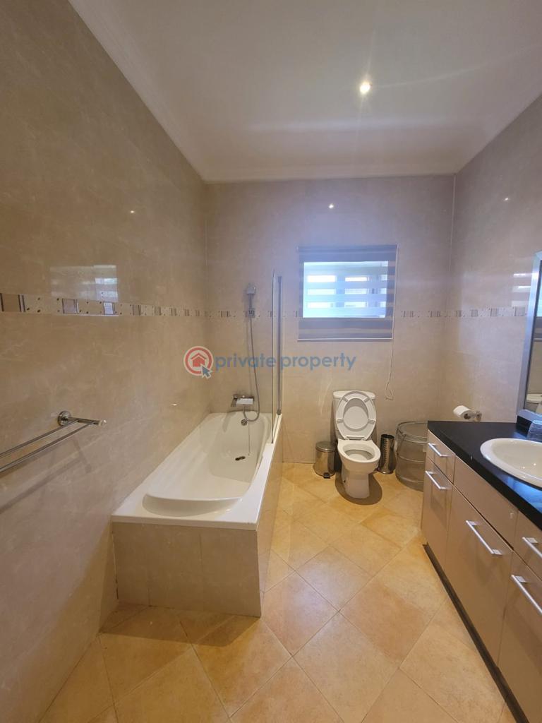 3 bedroom Apartment For Rent Nyaniba Estate Osu Accra - 7