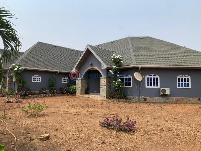 4 bedroom House For Sale Baatsona Estate Spintex Accra - 12
