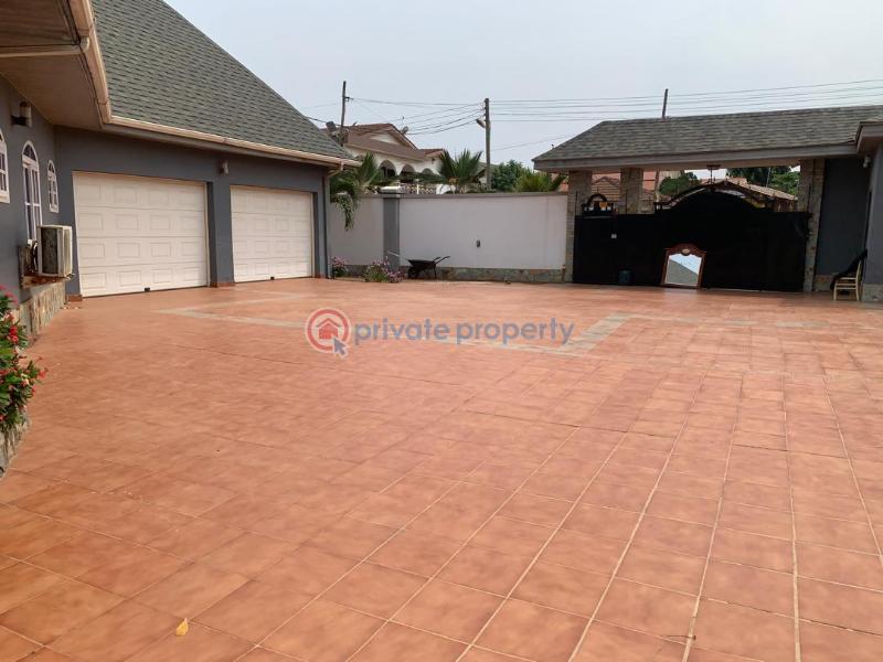 4 bedroom House For Sale Baatsona Estate Spintex Accra - 13