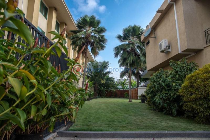 4 bedroom Townhouse For Rent North Ridge Accra - 1