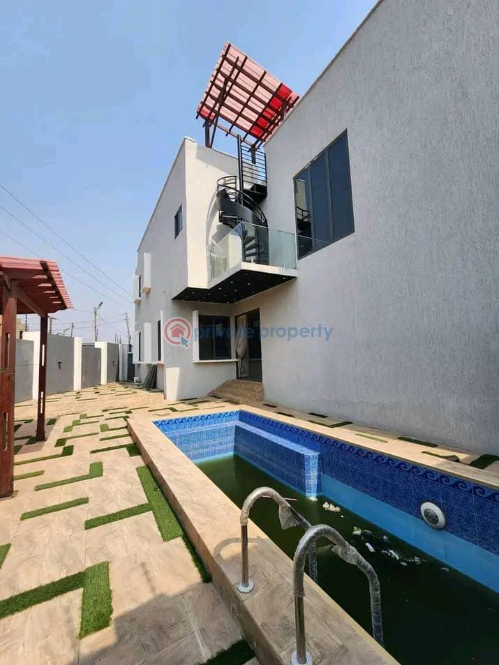 4 bedroom Townhouse For Rent East Airport Airport Residential Area Accra - 3