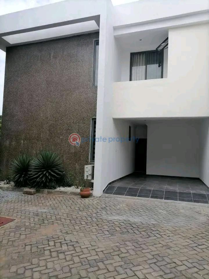 4 bedroom Townhouse For Rent North Ridge Accra - 0