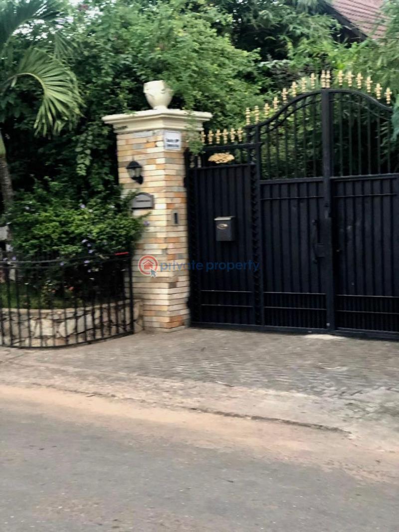 5 bedroom House For Rent Osu Accra - 8