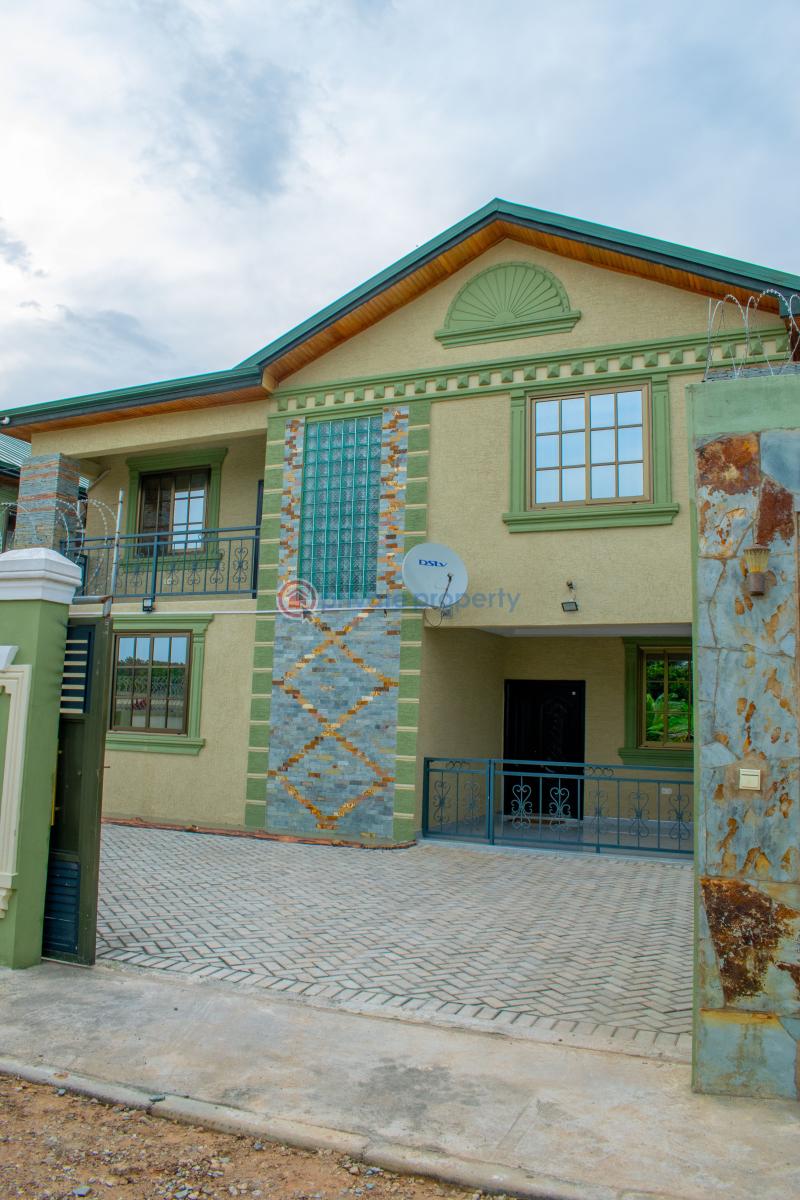 5 bedroom Semi detached Duplex For Rent Cape Coast Jukwa Road, Mpeasem Ame Zion School First Speed Ramp Cape Coast Metropolitan Central Region - 5