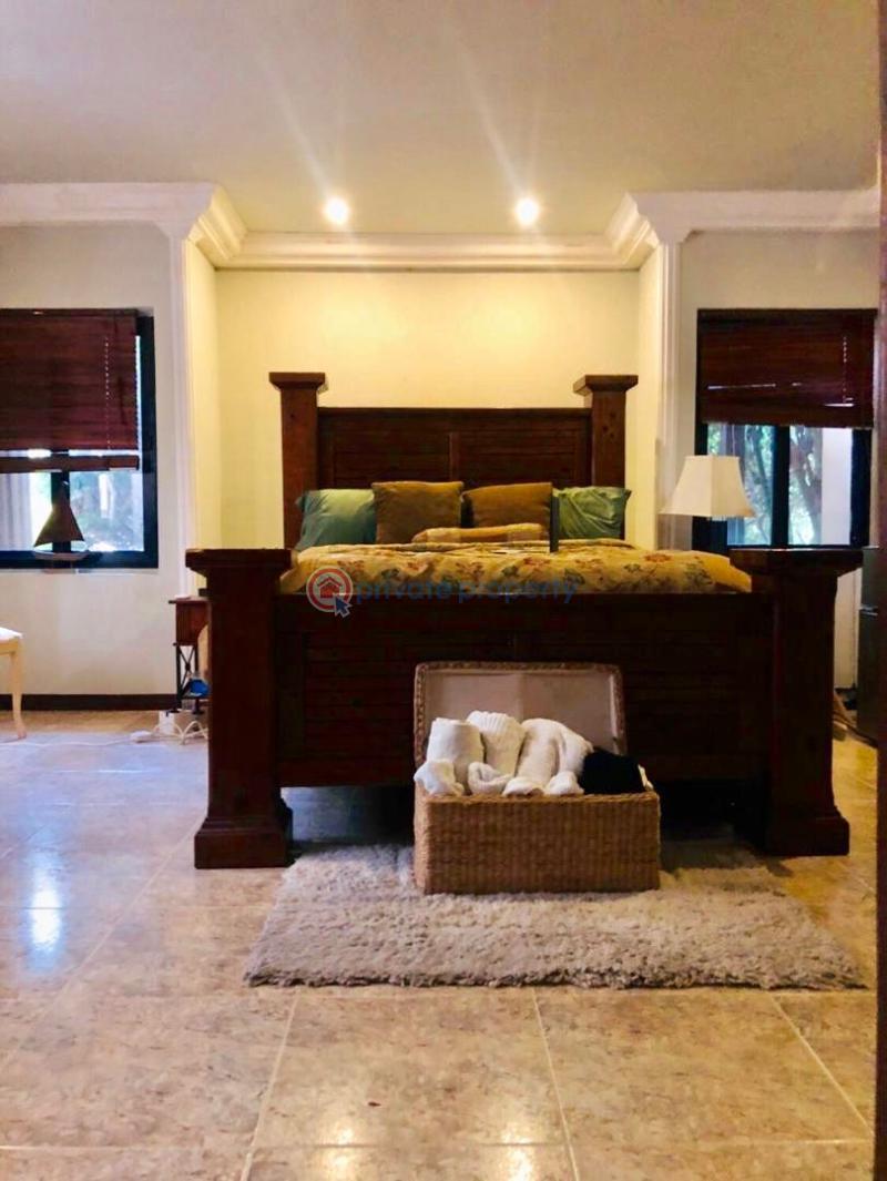 5 bedroom House For Rent Osu Accra - 2
