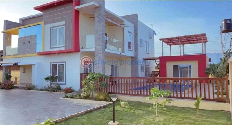 6 bedroom House For Sale Com 18 Comm 18 Spintex Accra - 4