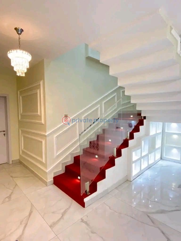 6 bedroom House For Sale Com 18 Comm 18 Spintex Accra - 6