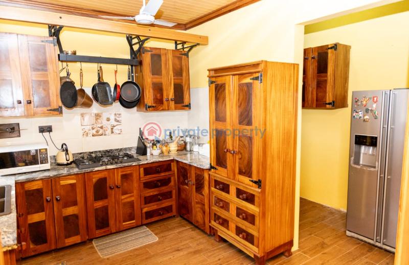 4 bedroom House For Rent Spintex Road Accra - 8