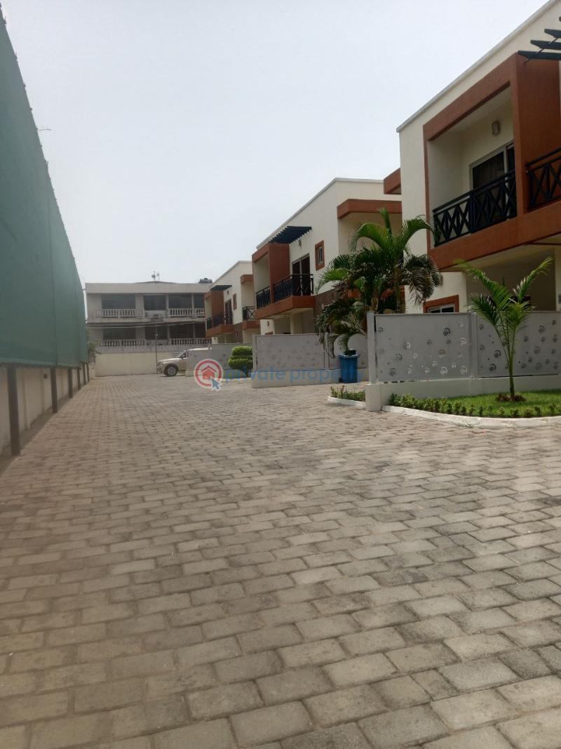 3 bedroom Townhouse For Rent Airport Residential Area Accra - 18