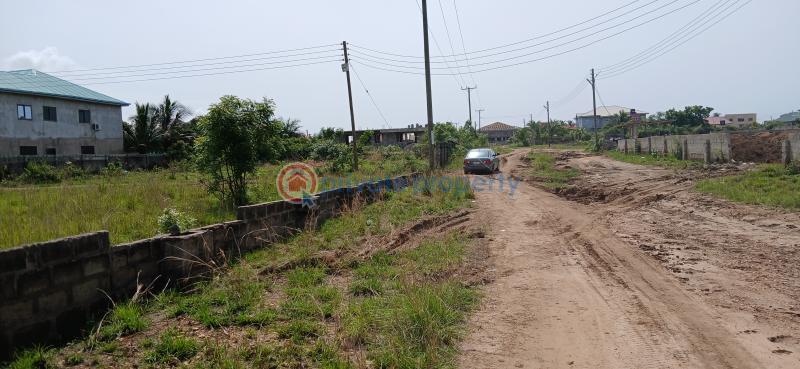 Land For Sale Few Mins Drive From Ahotor Junction On The Main Prampram Road. Tsopoli Area Accra Metropolitan  - 1