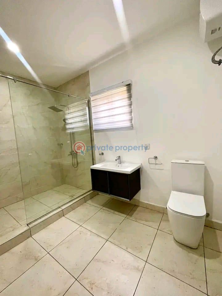 4 bedroom Townhouse For Rent Labone Labadi-Aborm Accra - 4