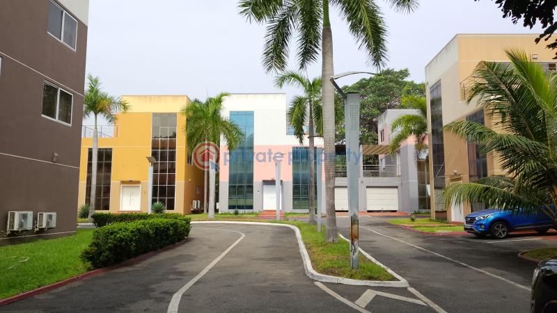 4 bedroom Townhouse For Sale El Senoussi St, Accra North Ridge Accra - 2