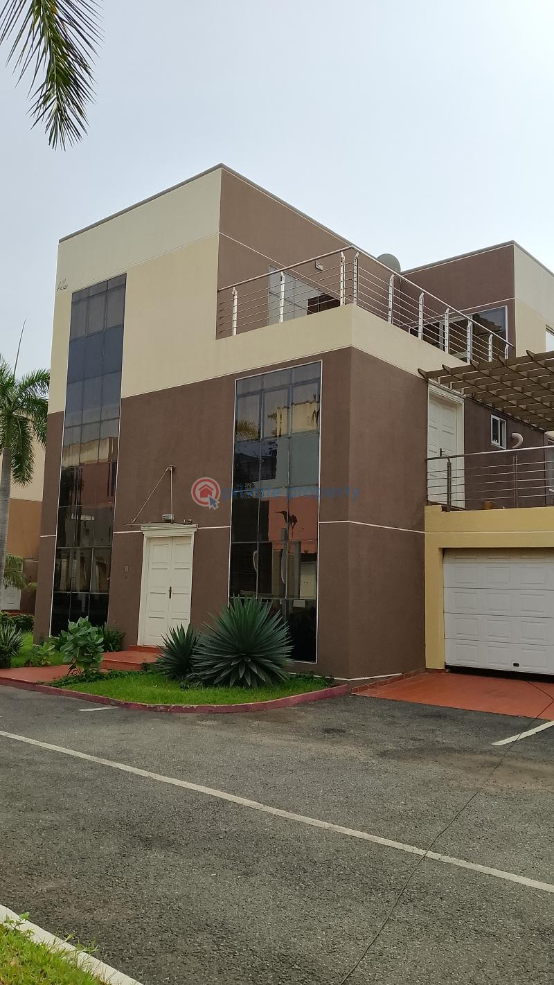 4 bedroom Townhouse For Sale El Senoussi St, Accra North Ridge Accra - 0