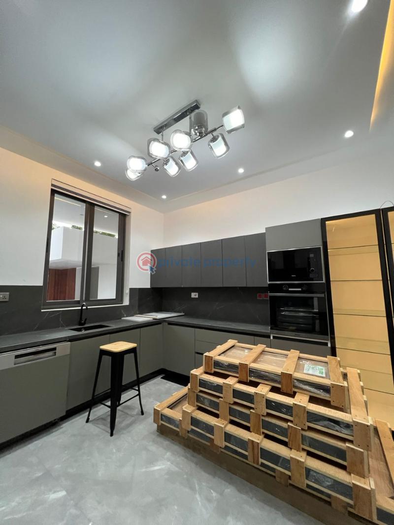 5 bedroom Detached Duplex For Sale East Legon Hills School Junction. Adenta Municipal Accra - 12