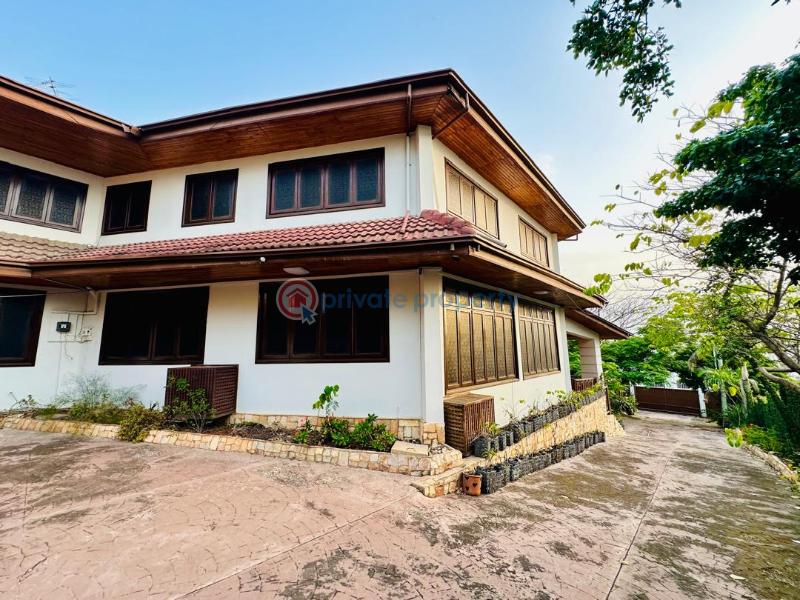 5 bedroom Detached Duplex For Rent McCarthy Hill Ga South Municipal Accra - 1