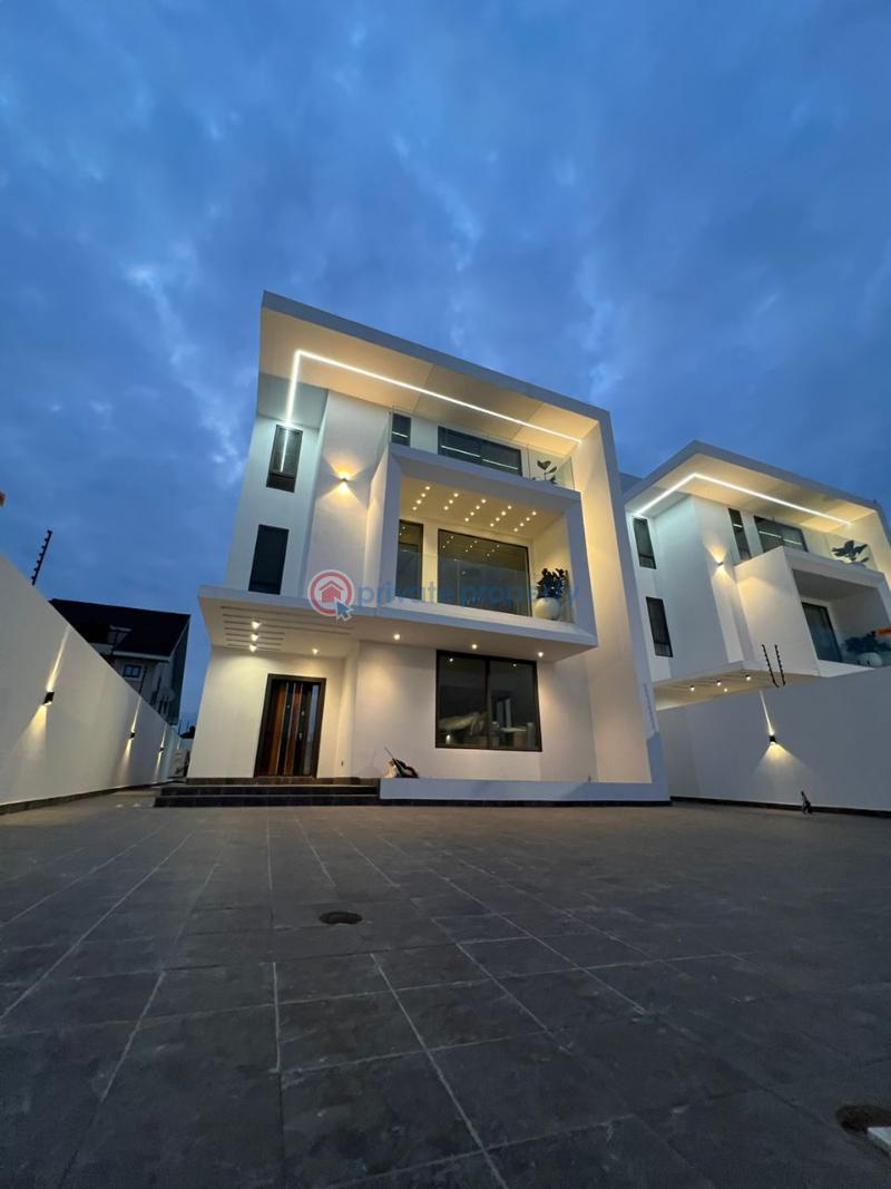 5 bedroom Detached Duplex For Sale East Legon Hills School Junction. Adenta Municipal Accra - 1