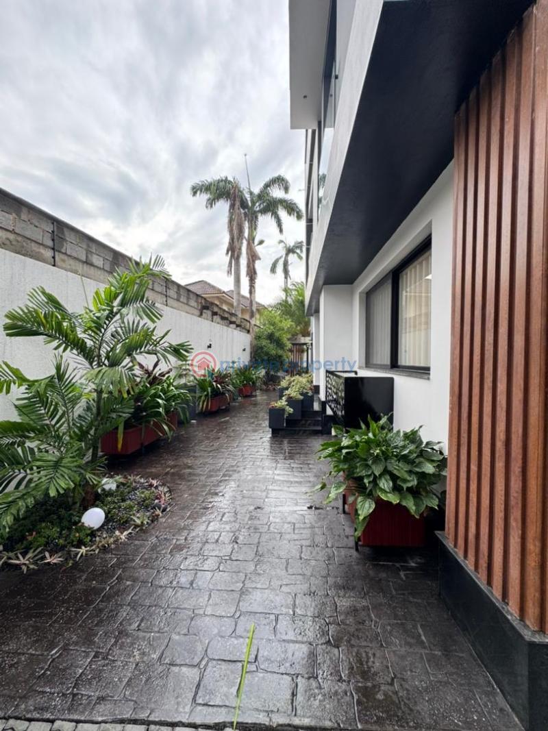 5 bedroom Detached Duplex For Sale Accra Ghana Cantonments  - 11