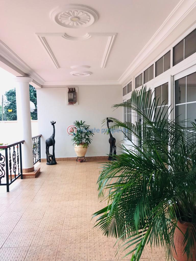 5 bedroom House Short let Cfc Estate Achimota Accra - 1