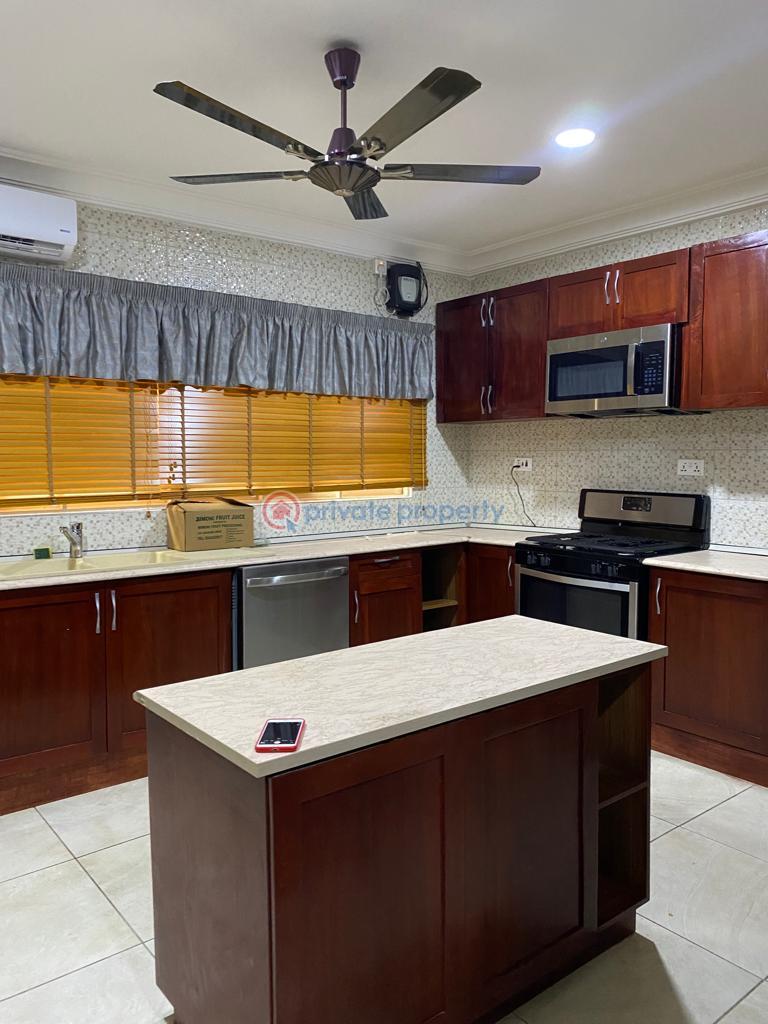 5 bedroom House Short let Cfc Estate Achimota Accra - 4