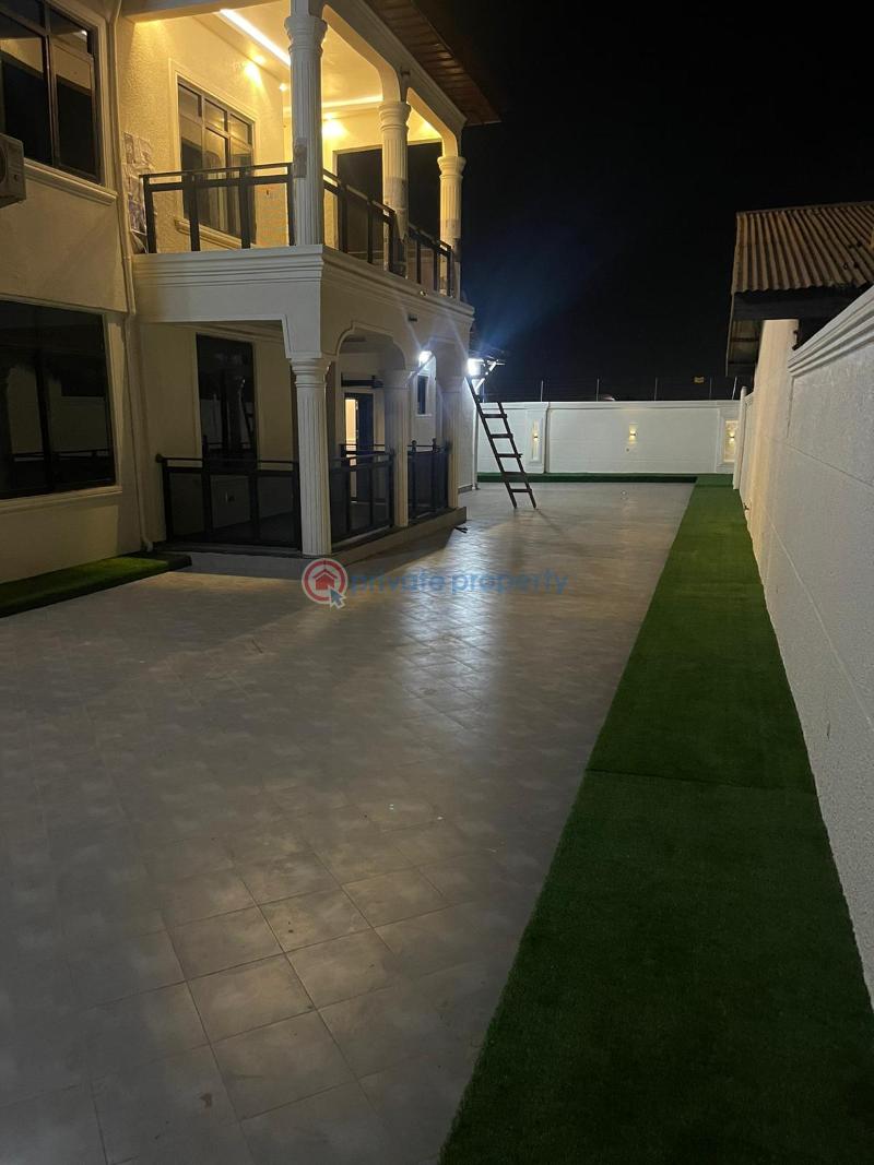 8 bedroom House For Sale Techiman Municipal Brong Ahafo - 2