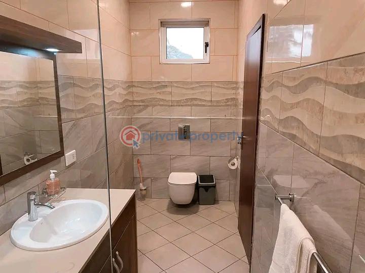 1 bedroom Apartment Short let Oxford Streeet Osu Accra - 7