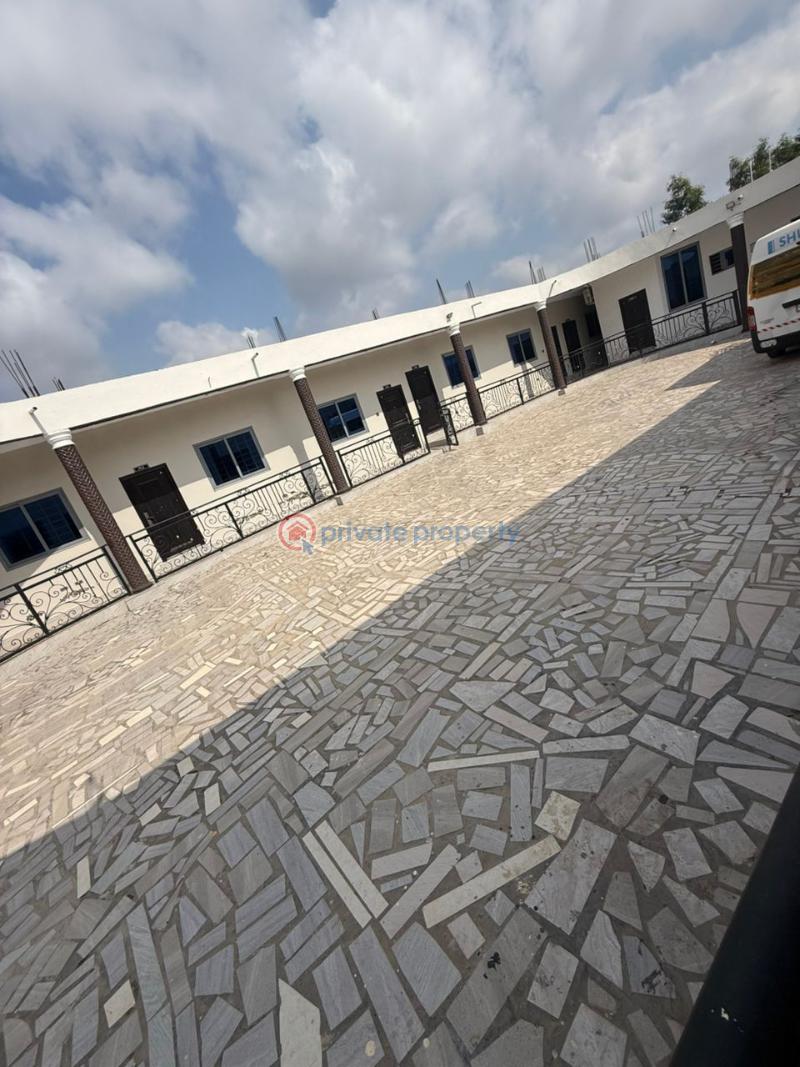 10 bedroom Hostel For Sale Loc=kumasi Boadi Around Dk Appiah Royal Hostel Area( Few Minute Walk) Kumasi Kumasi Metropolitan Ashanti - 12