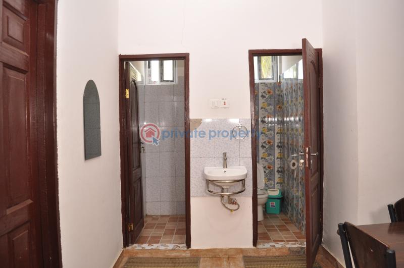 10 bedroom Hotel / Guest House For Sale Atimpoku Asuogyaman Eastern Region - 11