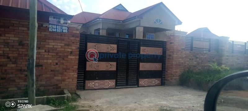 7 bedroom House For Sale Apemso,kumasi Ghana Kumasi Metropolitan Ashanti - 0