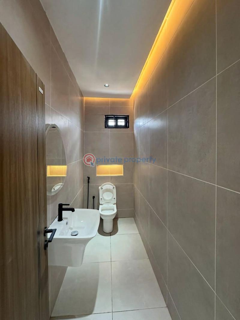 3 bedroom House For Sale Lakeside Estates. Adenta Municipal Accra - 4