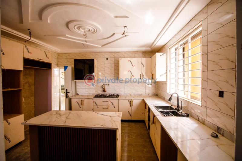 4 bedroom House For Sale Near Airport Roundabout. Kumasi Metropolitan Ashanti - 2