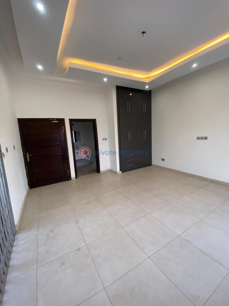 4 bedroom House For Sale Spintex Road Accra - 4