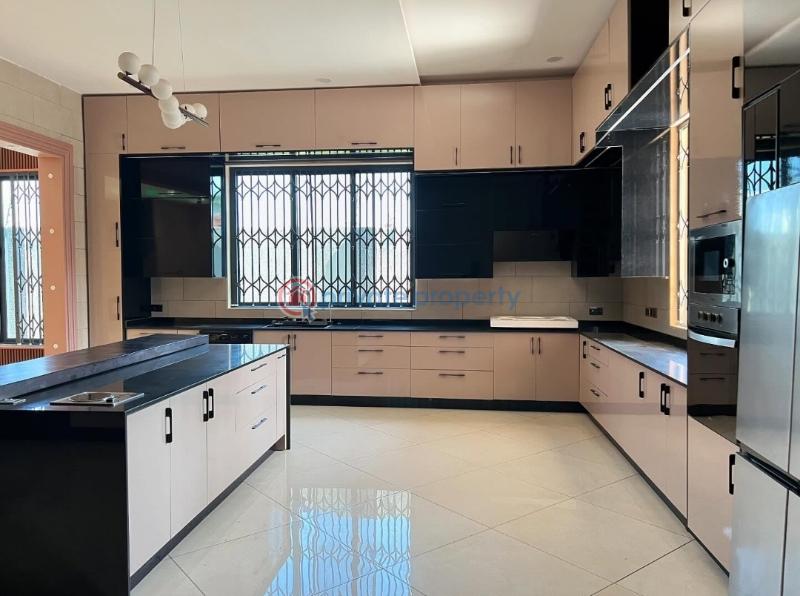 4 bedroom House For Sale East Airport Airport Residential Area Accra - 5