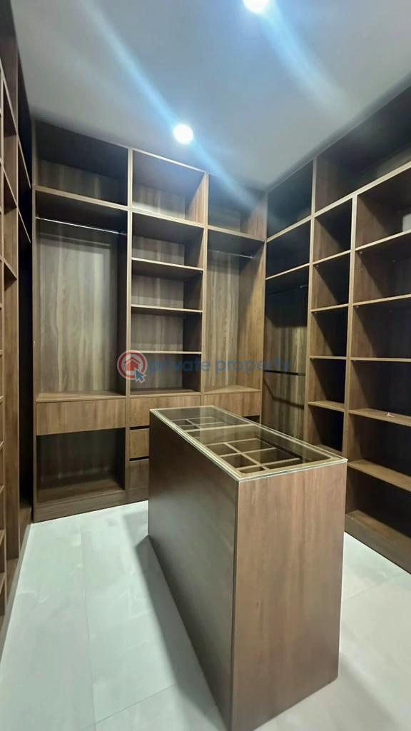 4 bedroom House For Sale Sakumono Urban Lodge Accra Metropolitan  - 5