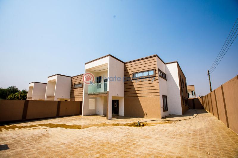 4 bedroom House For Sale Near Airport Roundabout. Kumasi Metropolitan Ashanti - 10