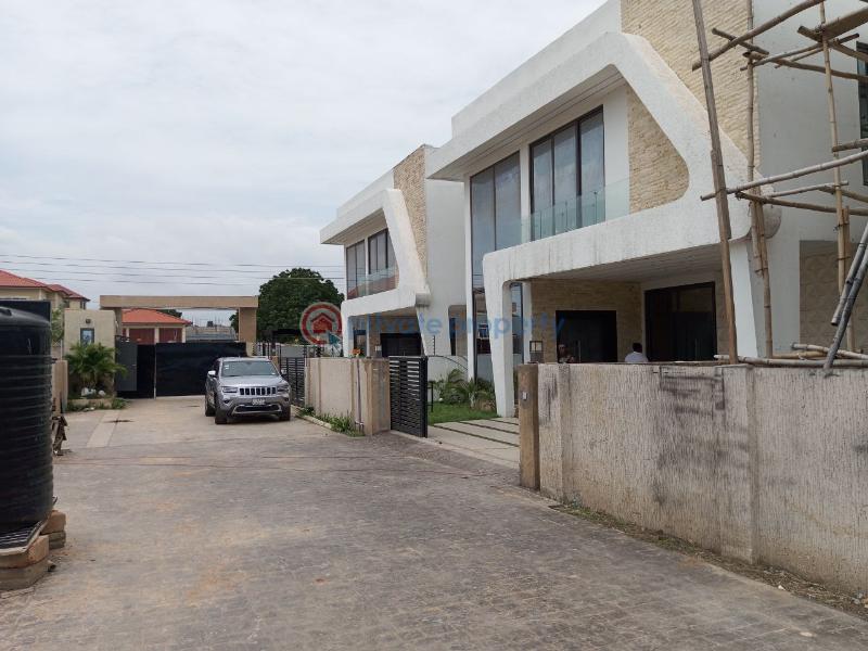 3 bedroom House For Sale Kingsby Hotel Street Achimota Accra - 2