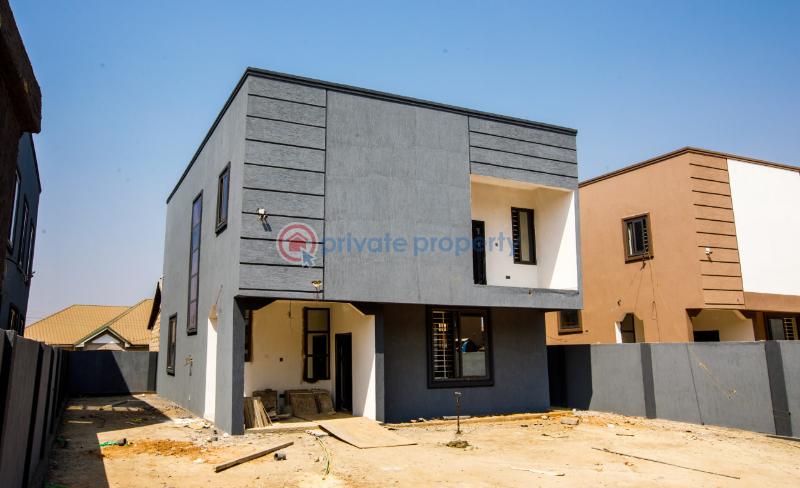 3 bedroom House For Sale Near Airport Roundabout. Kumasi Metropolitan Ashanti - 1
