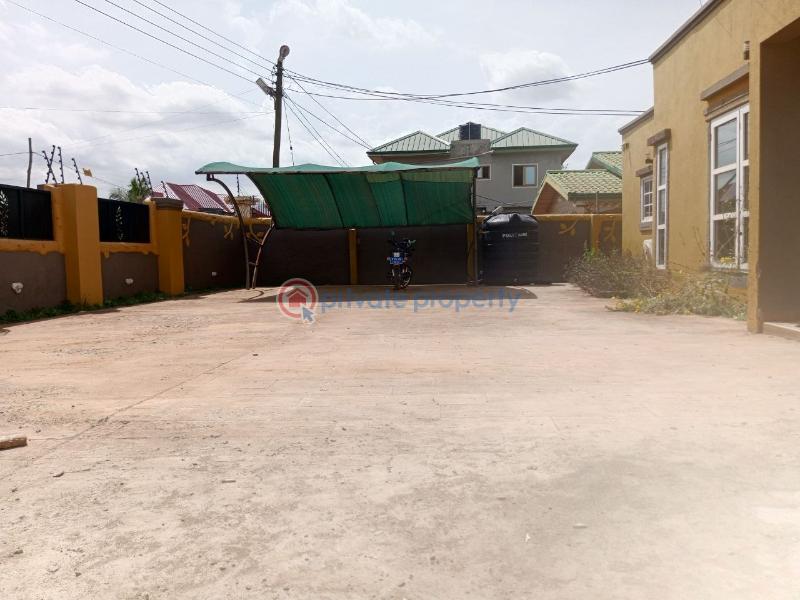 3 bedroom House For Sale Lakeside East Legon Accra - 16