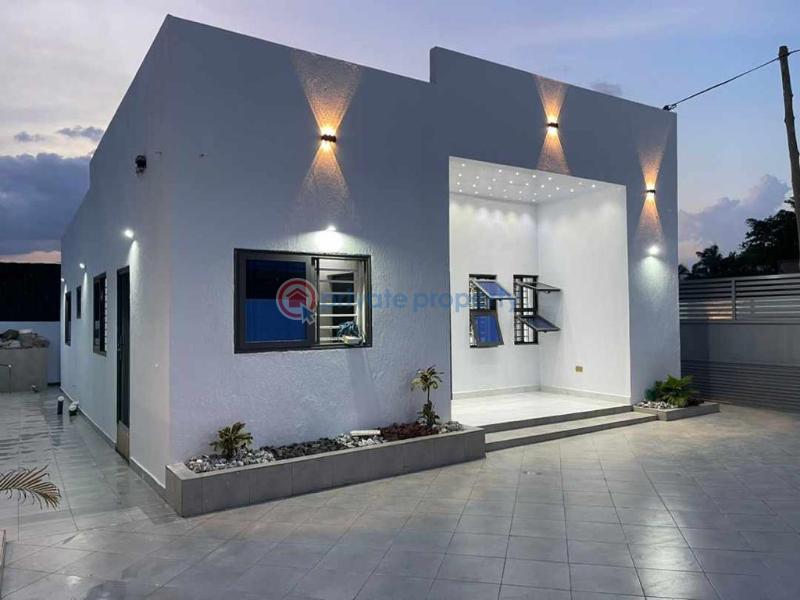 3 bedroom Hostel For Sale Asokore Mampong Kumasi Asokore Mampong. Kumasi Metropolitan Ashanti - 1