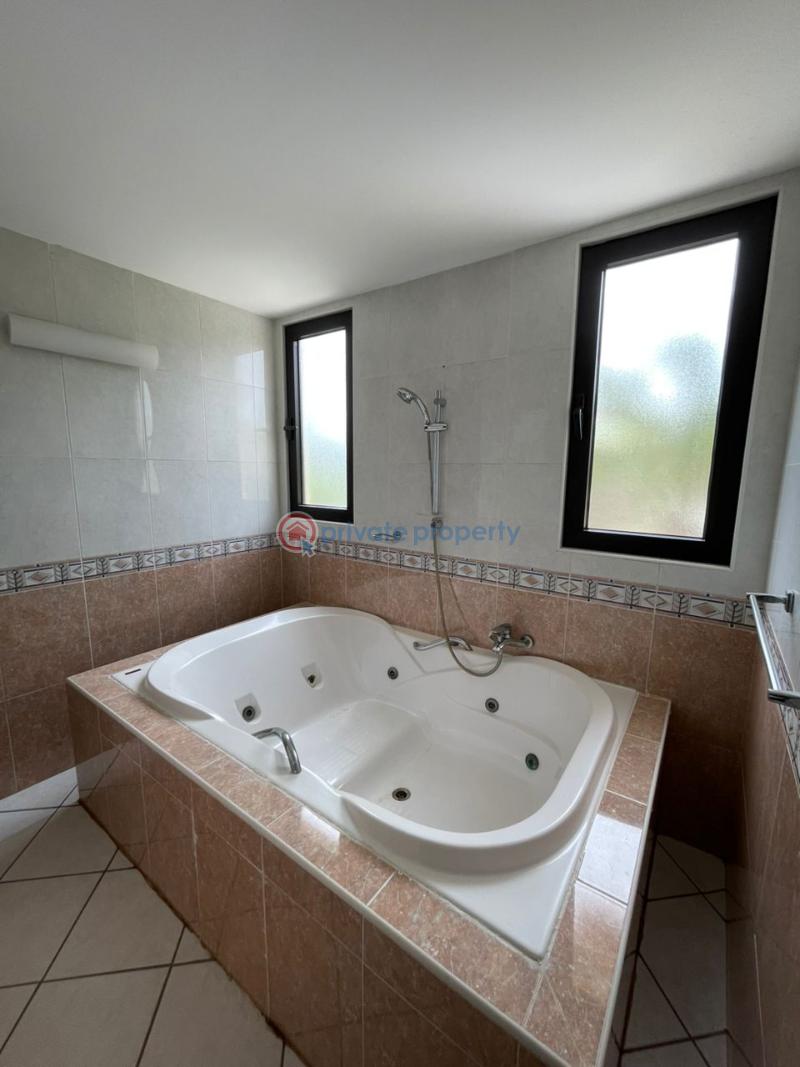 5 bedroom House For Rent Trassaco Phase 1 Ghana Accra Metropolitan  - 11