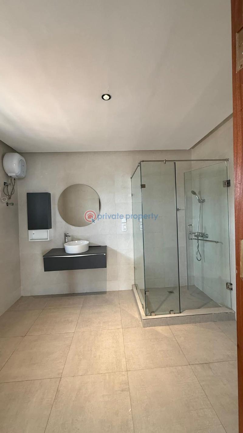 4 bedroom House For Rent Estate Airport East Airport Airport Residential Area Accra - 4