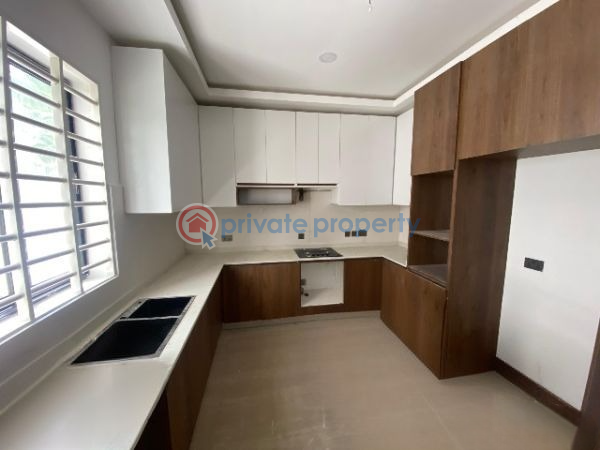 4 bedroom House For Sale Sakumono Spintex Accra - 6