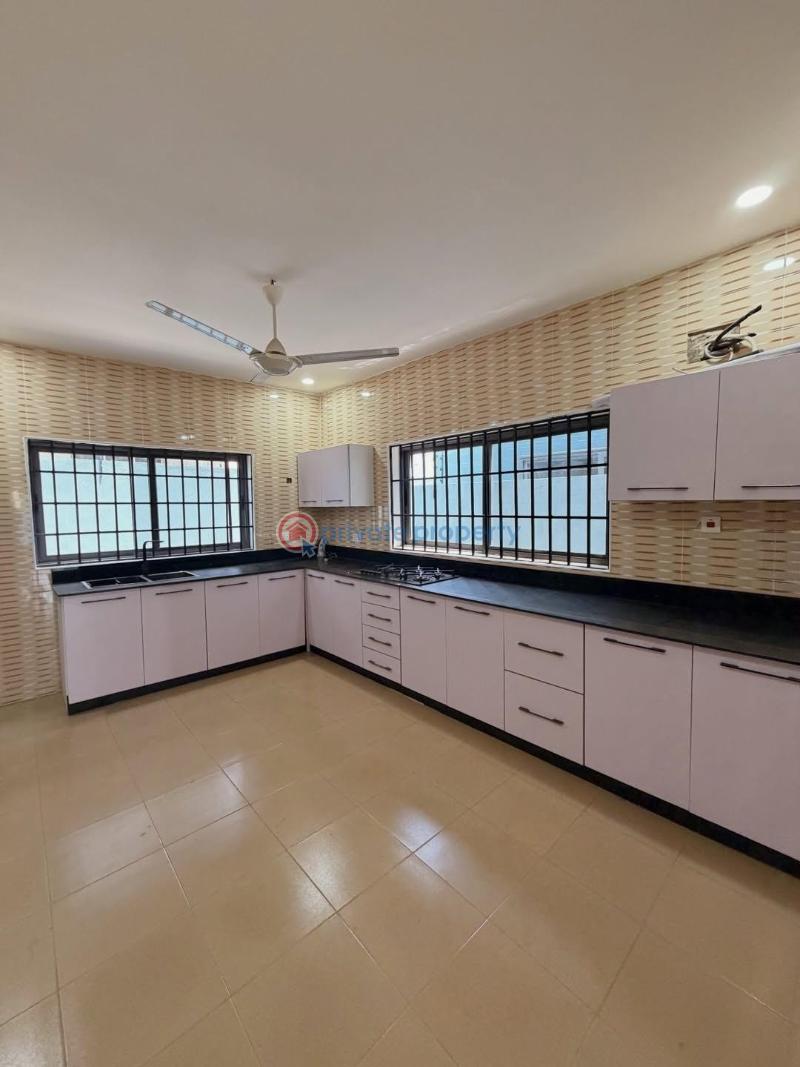 4 bedroom House For Sale Lakeside Community 8 Lakeside Estates. Adenta Municipal Accra - 16