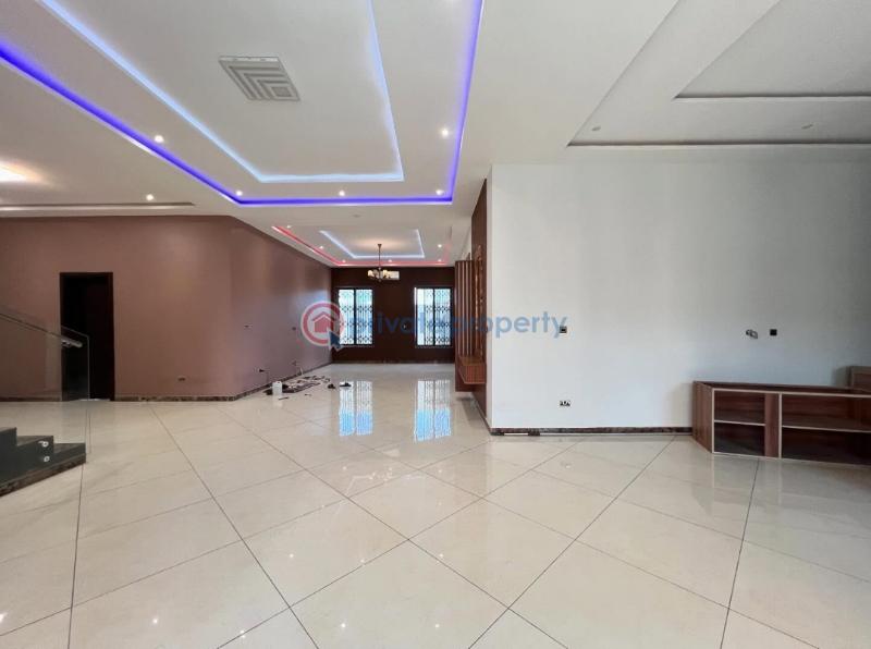 4 bedroom House For Sale East Airport Airport Residential Area Accra - 1
