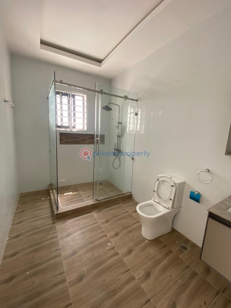 4 bedroom House For Sale Sakumono Spintex Accra - 5
